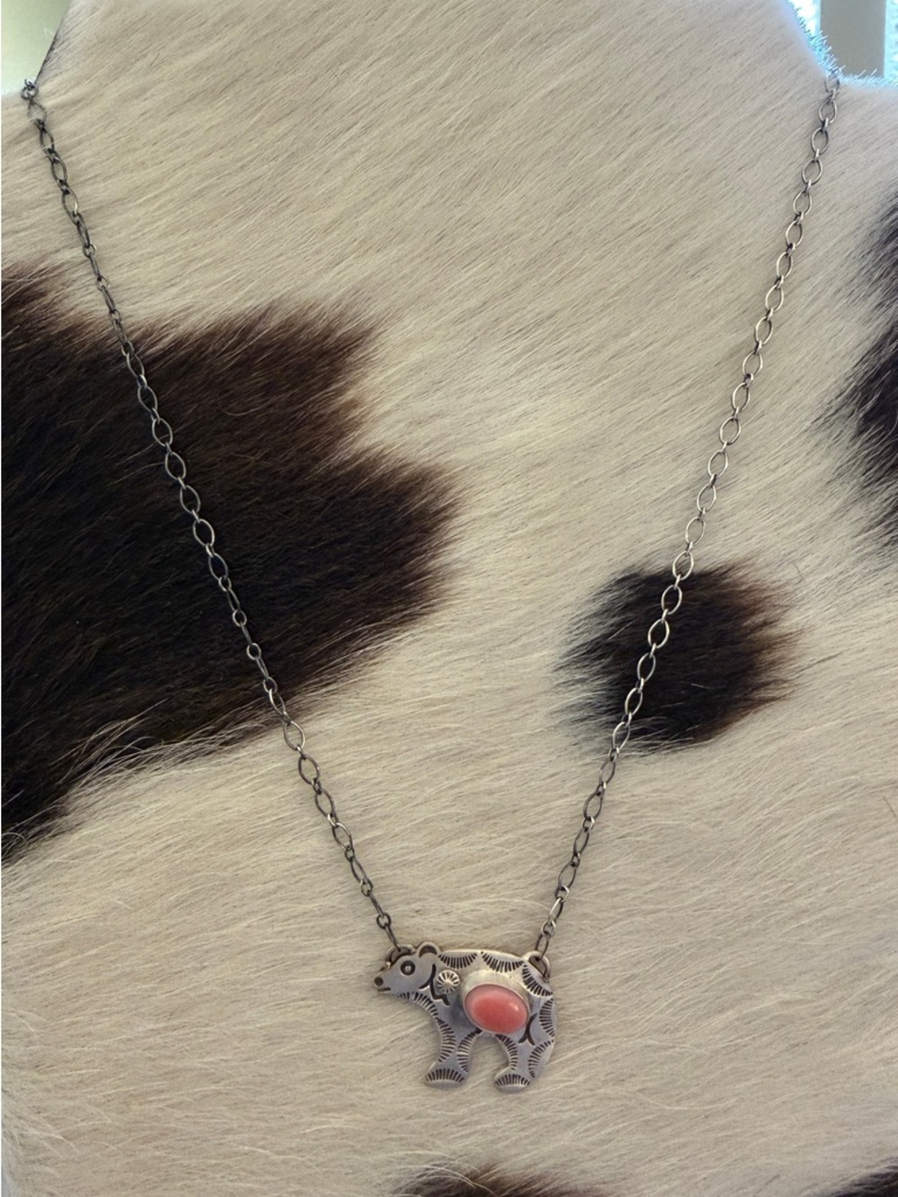 ❤️ Queen Pink Conch Hand Stamped Statement Bear Necklace Matte Sterling 18+2” - Picture 4 of 13